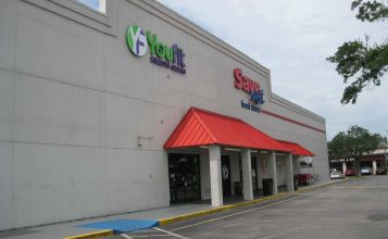 HORIZON PARK: 3908 West Hillsborough Avenue, Tampa, FL, 33614
